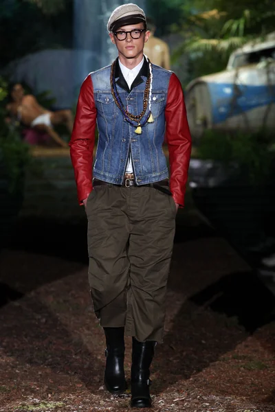 Look 3